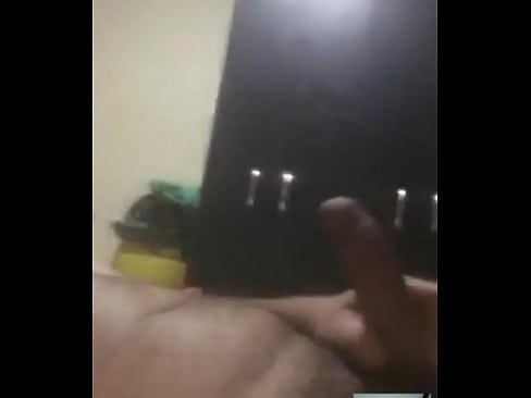 Masturbación por videollamada de amigos