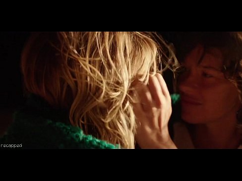 Dianna Agron, Paz de la Huerta - Bare (2015) HD 720p