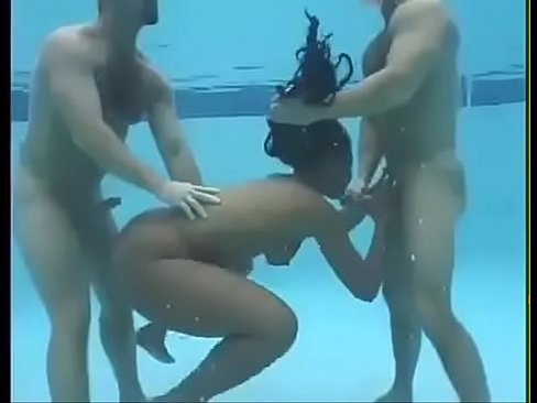 Woman fucking underwater