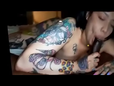 Sexy Hood Tattooed Latina Milf Thot Pulls Up & SMD