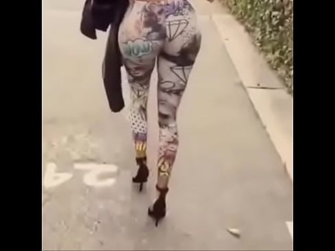 BIG ASS WIGGLE