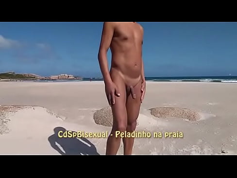 Exibindo marquinha de fio dental na praia (20220203) cd sp bisexual