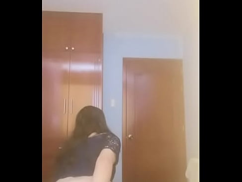 gordita de 18 años se masturba para mi y luego me la follo