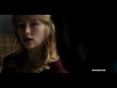 Haley Bennett - The Girl on the Train