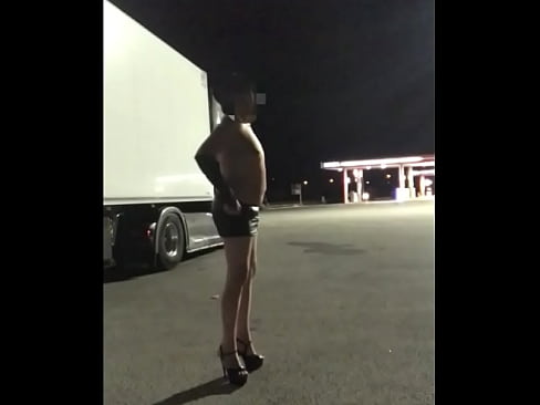 I love to get naked and exposed in truck stops