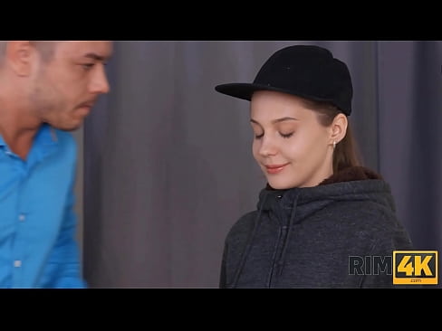 RIM4K. Vicious delivery girl turns out to be open to promiscuous sex