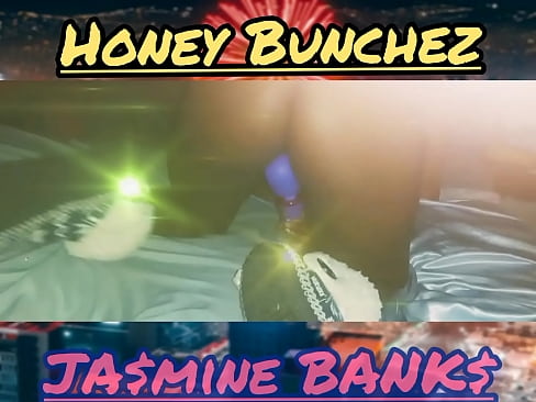 Honey Bunche gets PUSSY ATE