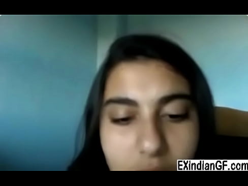 Indian teen slut masturbates on cam