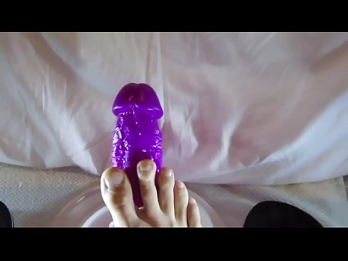 720P 1500K 94311121 STROKING MY HUGE PURPLE DILDO WITH MY OILY FEET