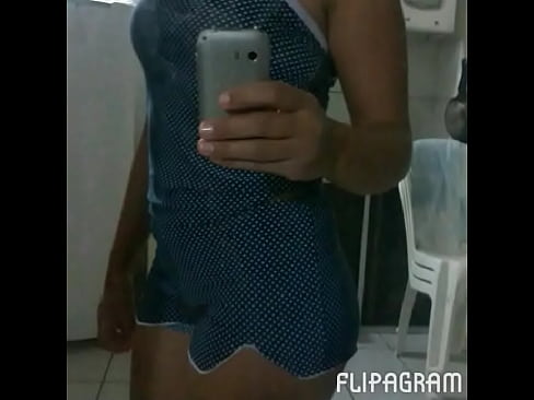 Safadinha mandou fotos pro amigo