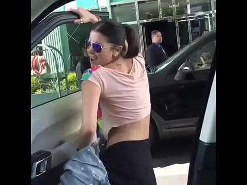 Andrea Rincon bailando sexy