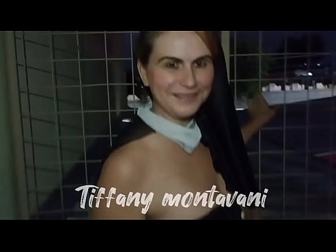 LOIRA RABUDA TIFFANY MONTAVANI COM CU CHEIO DE FOGO E FAZENDO STRIP NA FRENTE DO CEMITERIO . BUCETA TODA CHEIA DE CERA COM A FREIRA  TARADA