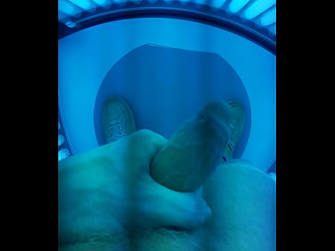 Jacking off in tanning bed