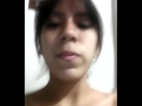 mi chiquita me manda video en su baño