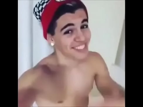 MC Biel provocando