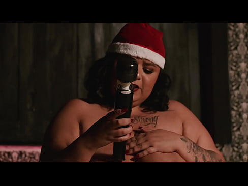 Mamãe Noel bbw safada gozando gostoso com seu brinquedo na chamada de vídeo - Mary Jhuana