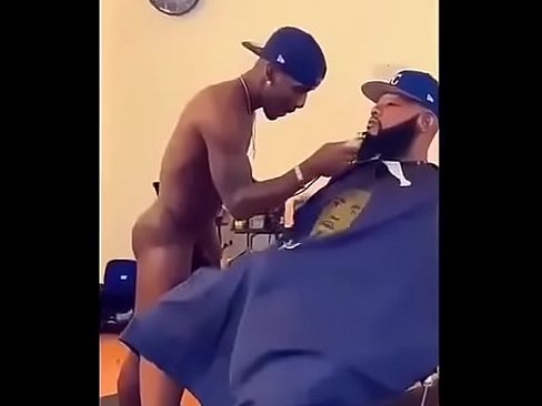 Nude Black Barber and Blowjob At Barbershop