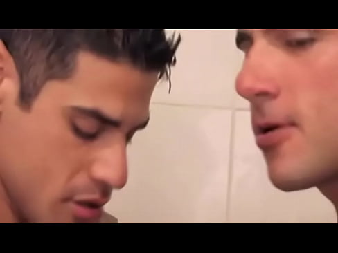 Gay Shower threesome