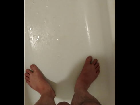 piss, & get piss on my feet, & jerk off in tub