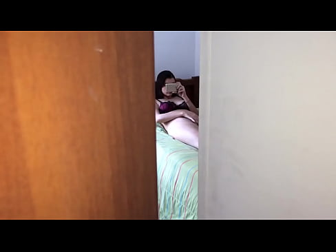 Spying my stepsis while she’s masturbating