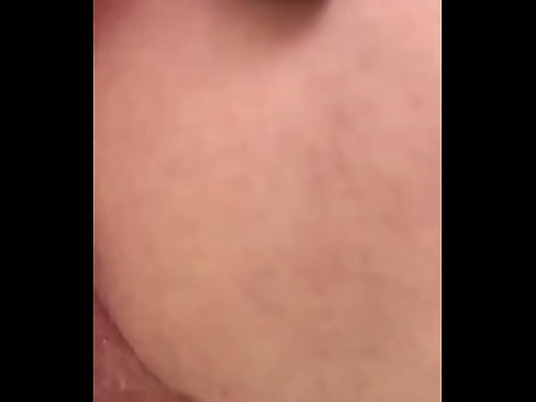 Hairy pussy pissing