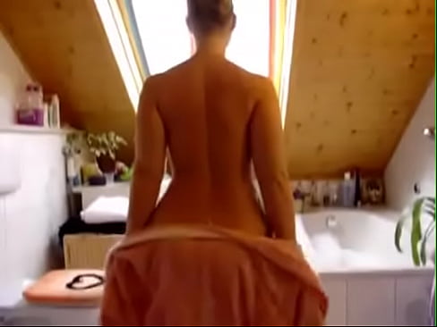 big butt blonde in the bathtub