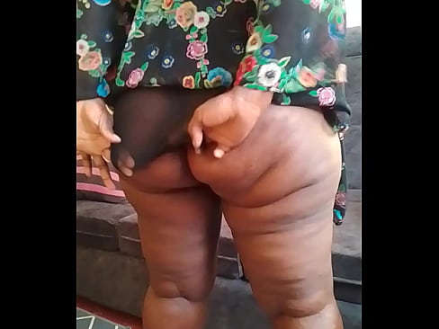 Big ass twerking and clapping