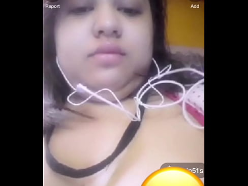 girl showing tits