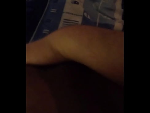 GF fingerfucks herself