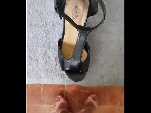 Cum on shoe