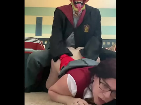 Gibby the clown bangs Vickiveronaxxx hard asf in a cosplay Harry Potter showdown
