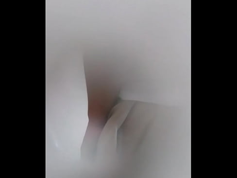 Espiando pene en baño