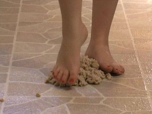 Foot Fetish - Sexy feet stepping in oatmeal