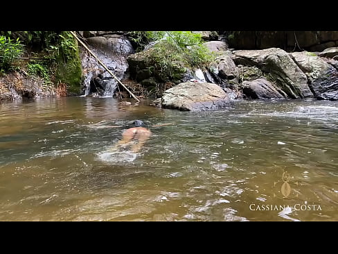 Você quer estar nessa cachoeira para foder a gente bem gostoso ? Então vem ver como fazer vem ?