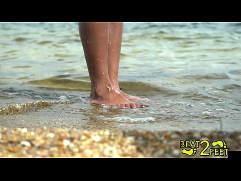 Giggles Tootsies Walk All Over The Sand And Get Super Dirty! Full Foot Fetish Movie @Beat2Feet!