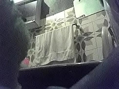 My step daddy Pissing - hide cam