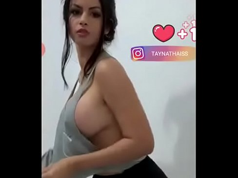 Morena peituda