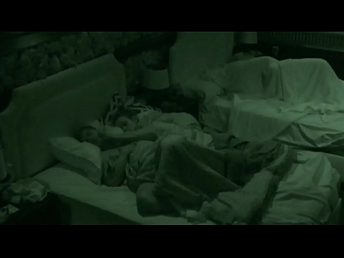 BB19 USA : Matt and Raven Handjob #2