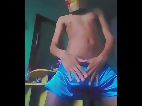 Novinho brasileiro com pau grosso cabeçudo