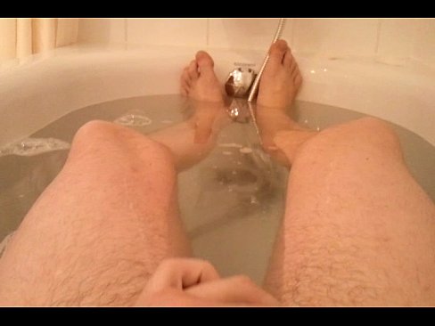 nice cok masturbation in bath