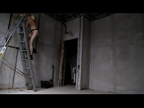 LanaTuls aka Sergay Fag - Dirty Electrician Working Nude in the Bulding House. Электрик в бригаду строителей. Гей шлюха для активов.