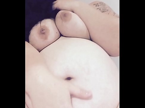 Pregnant bbw fucking her self