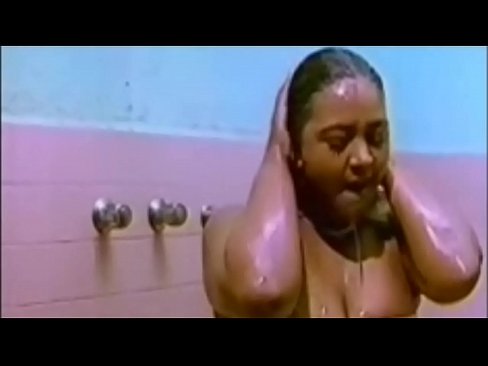 Shakeela seductive with a guy in Swimming pool