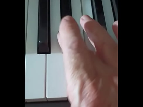 Nude Chromatic/Enharmonic Keyboard Technique