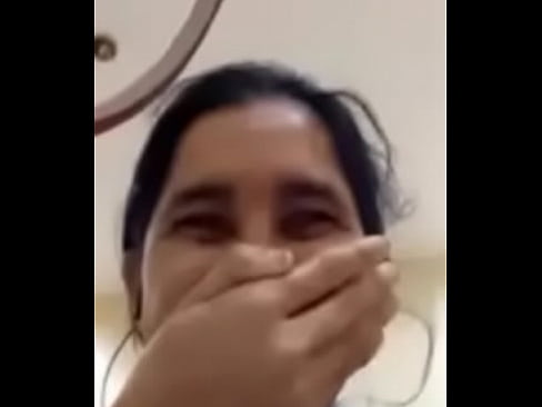 Naheda showing boobs in video call imo