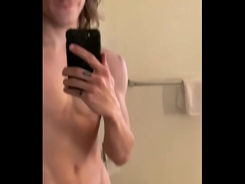 27m Dude Cute show in tub long hair man cute