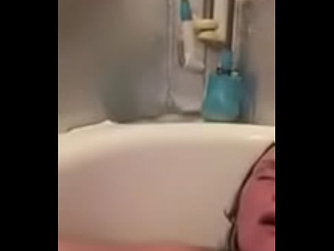 Getting a most insane orgams in a bath