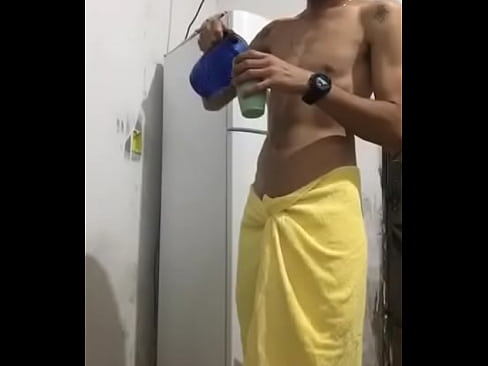 Minha toalha caindo,fui só beber agora,de pau durão,vem conferir .!