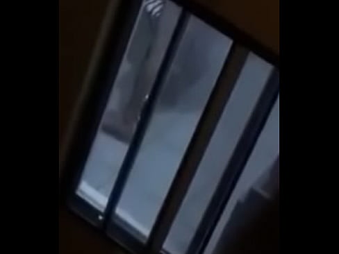 espiando a mi vecino hetero por la ventana (parte 2)