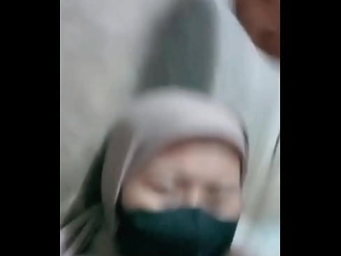 Ngentot ukhti cantik berjilbab yg suka selingkuh, memeknya bikin kangen terus